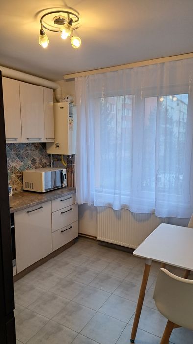 Inchiriez garsoniera