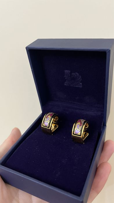 Серьги от бренда Freywille.