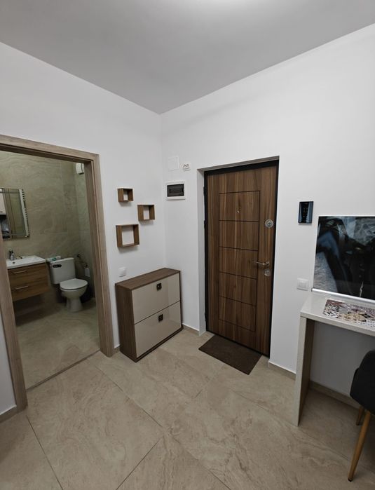 Închiriez studio metrou