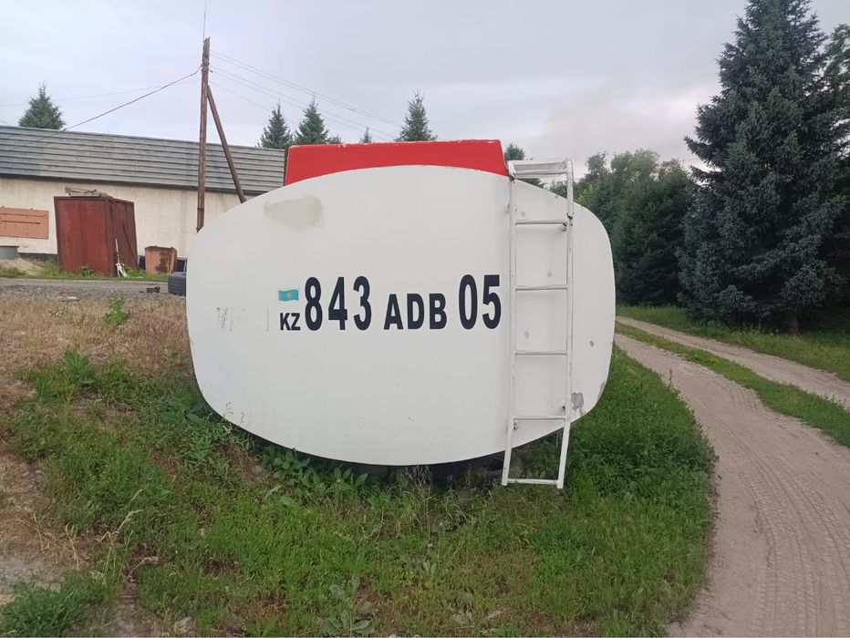 Полуприцеп-цистерна (бензовоз) для топлива