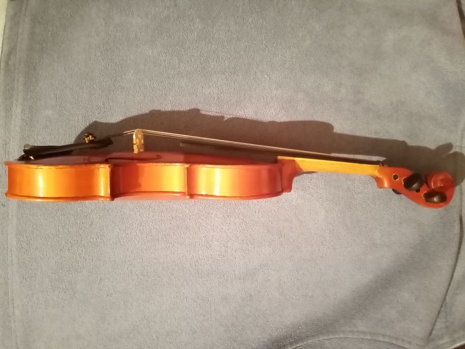 Российская Скрипка 1/4 в идеальном состоянии.Полностью укомплектована.