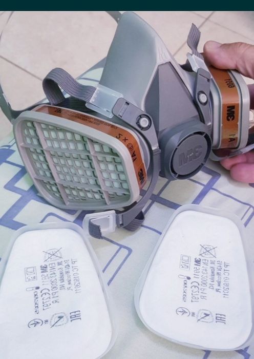 Mască 3M 6200 + filtre carbon prefiltre suprafiltre capace. Tot setul