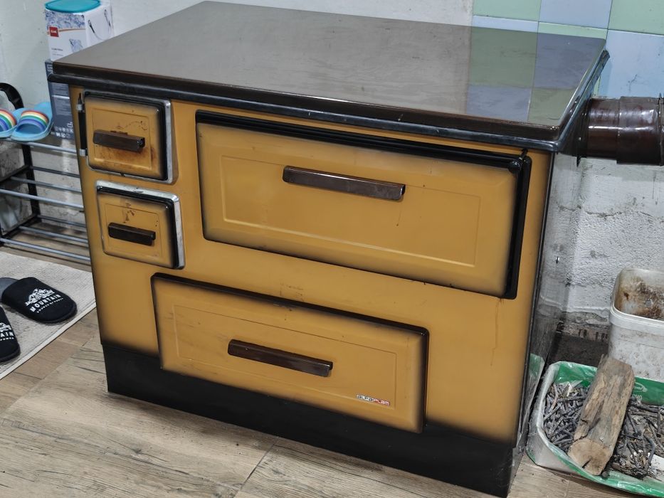 Готварска печка на дърва