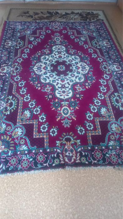 Ковры срочно продам