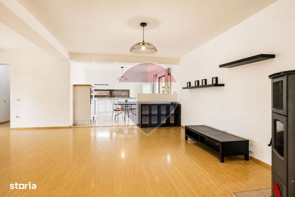 Casa individuala spatioasa cu 6 camere, cu gradina de 572 mp in Gulia