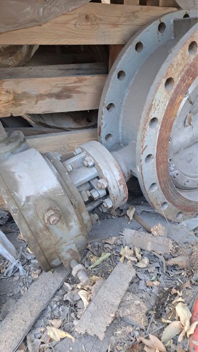 Затвор фланцевый с редуктором 2 штук