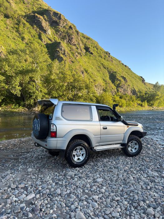 Toyota Land Cruiser Prado 90