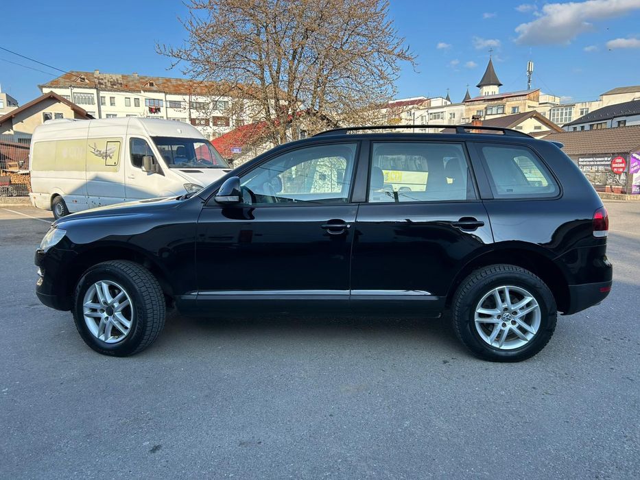 Vând Volkswagen Touareg 2008 2.5