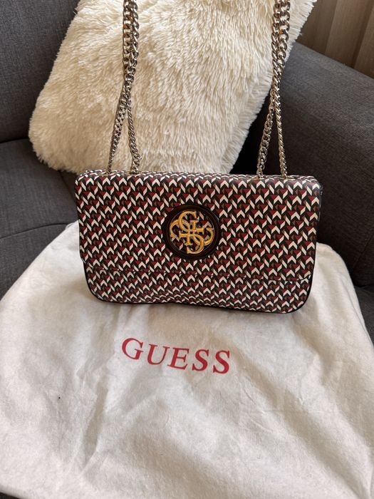 Оригинална чанта Guess