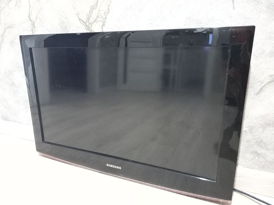Продам телевизор Самсунг