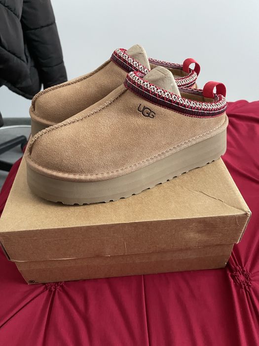 Ugg tazz bej cu rosu
