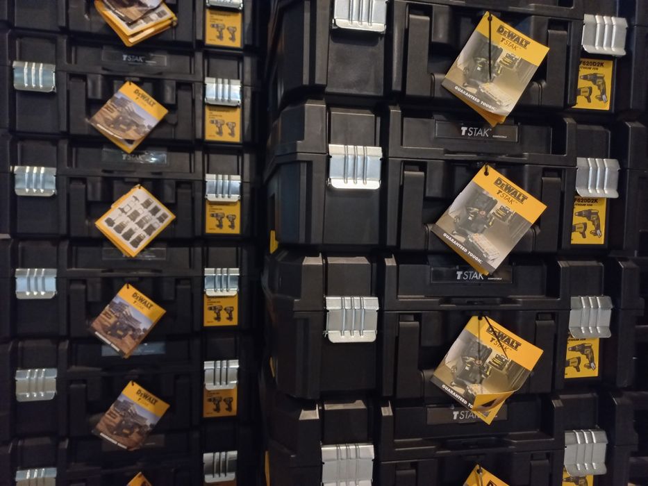 Куфар Dewalt Tstak 2 без вложка Модел 1- 70703