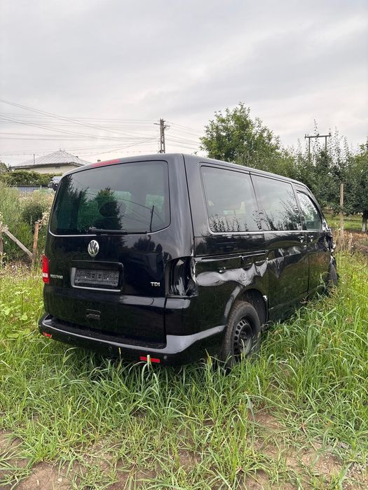 VOLKSWAGEN Multivan 2011 — imagine 3