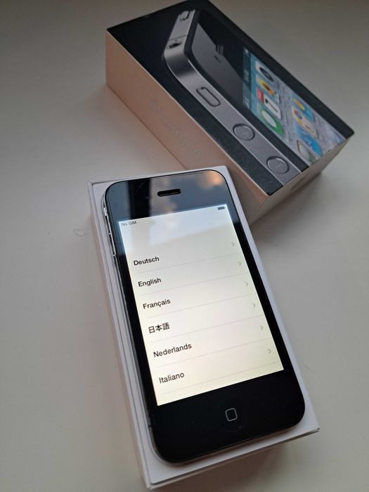 iPhone 4 с оригинална опаковка и аксесоари
