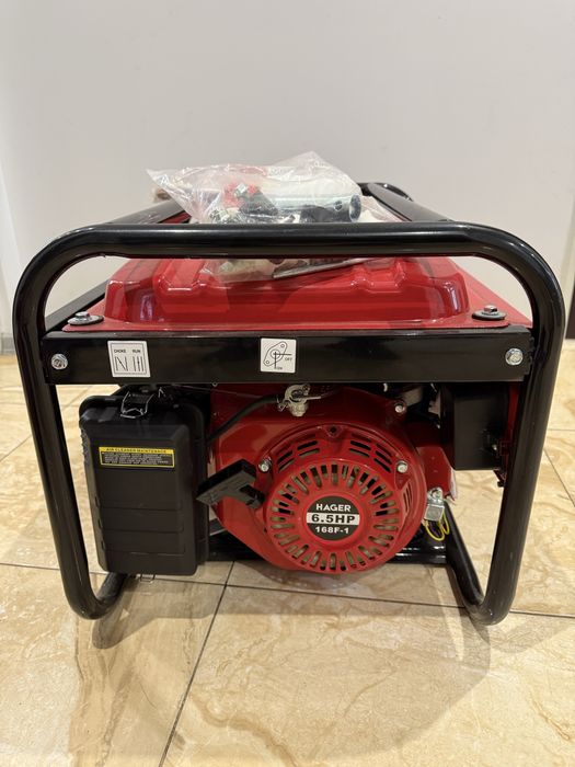Продавам чисто нов трифазен бензинов генератор HAGER HK8000W.