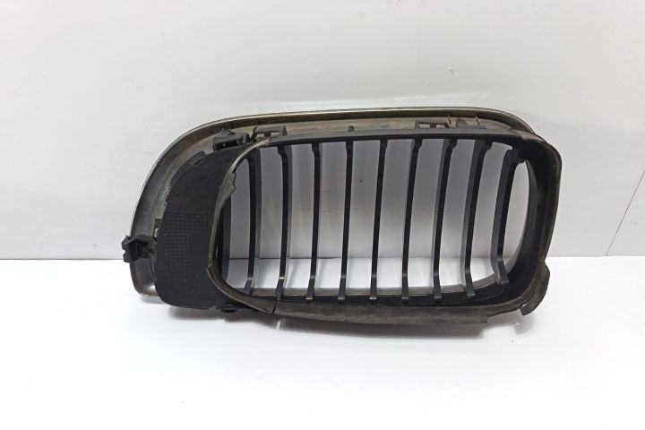 Grila dreapta capota  511370429649 BMW Seria 3 E90/E91/E92/E93 (facel