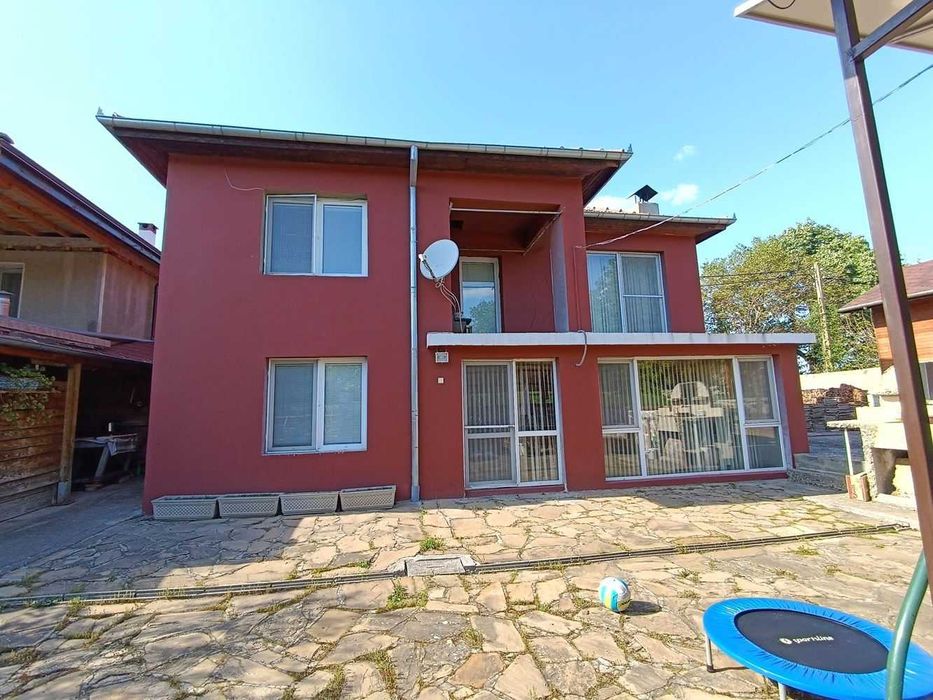 Продава се Къща в с. Момин сбор, Област Велико Търново - 300 кв.м за 544 €/кв.м - Снимка #1