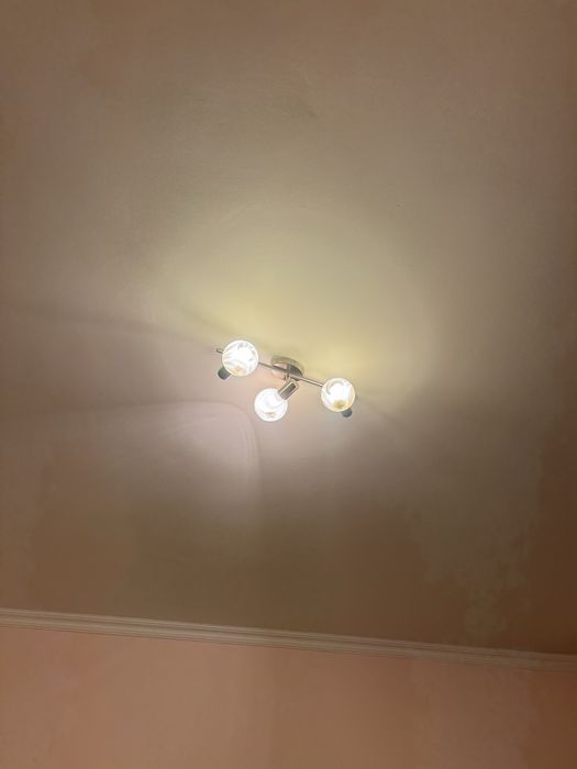 Продается люстра.