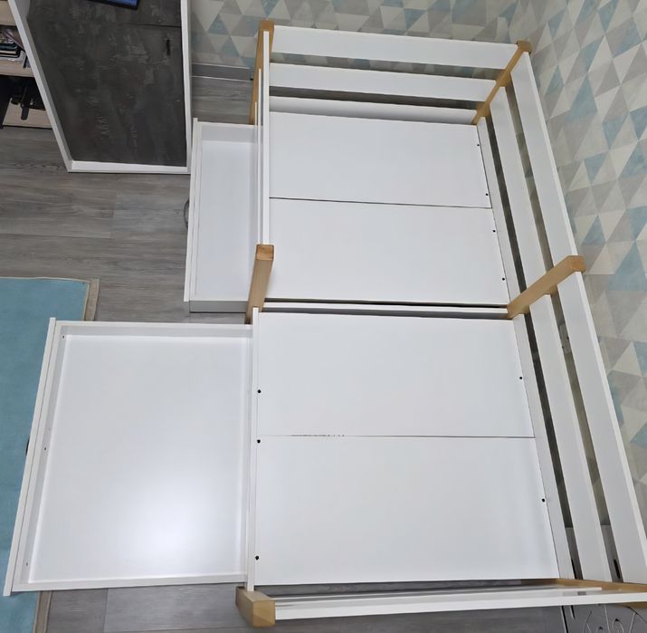 Детская кровать с матрасом и ящиками