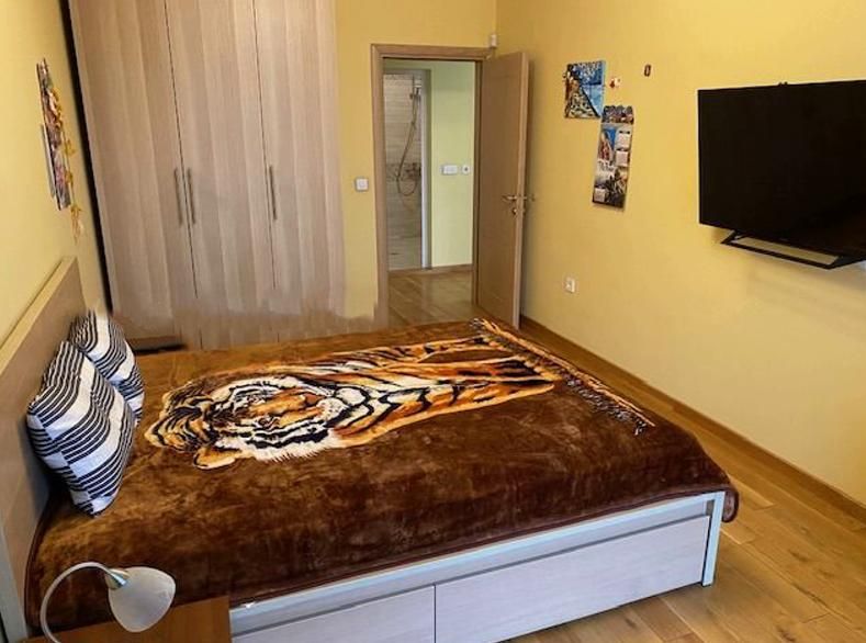 Дава се под наем Тристаен апартамент в София, Люлин 9 - 130 кв.м за 1175 € - Снимка #3