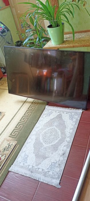 Lg Телевизор  продам