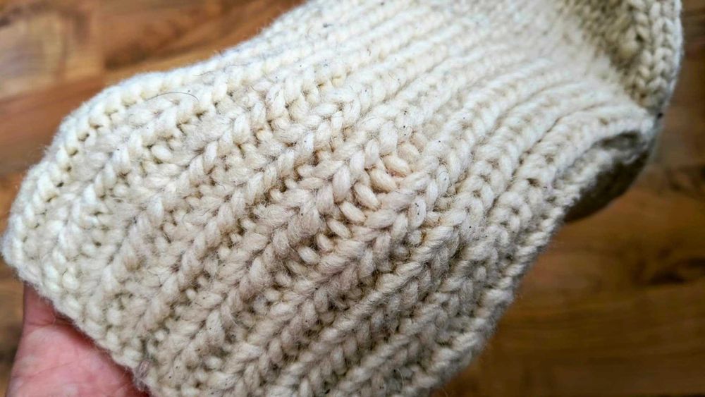 Ръчно плетени вълнени терлици