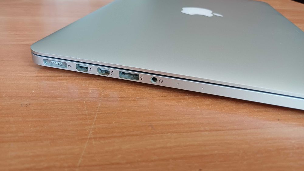 13'Macbook Pro Retina 2014 i5/128GB/8GB Ram A1502 лаптоп