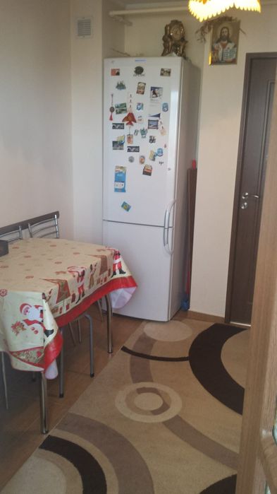 Proprietar vind apartament 2 camere Mioveni