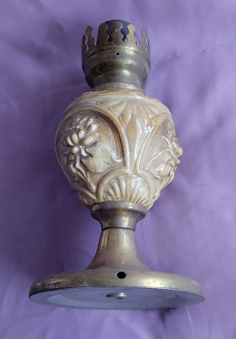 стара порцеланова лампа