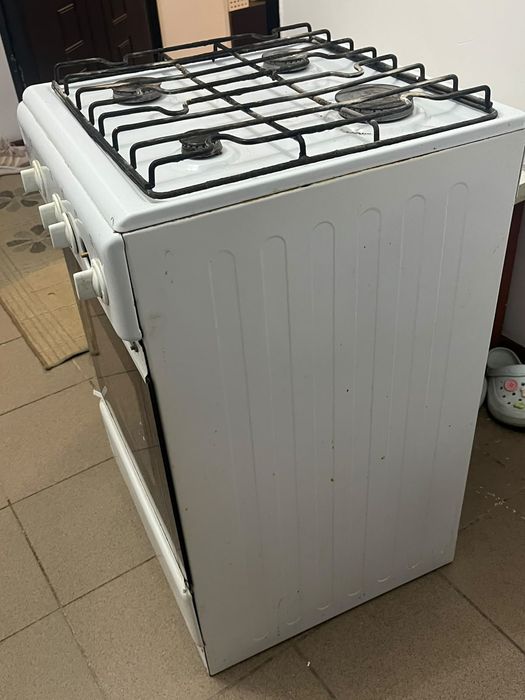 Продам газовую плиту