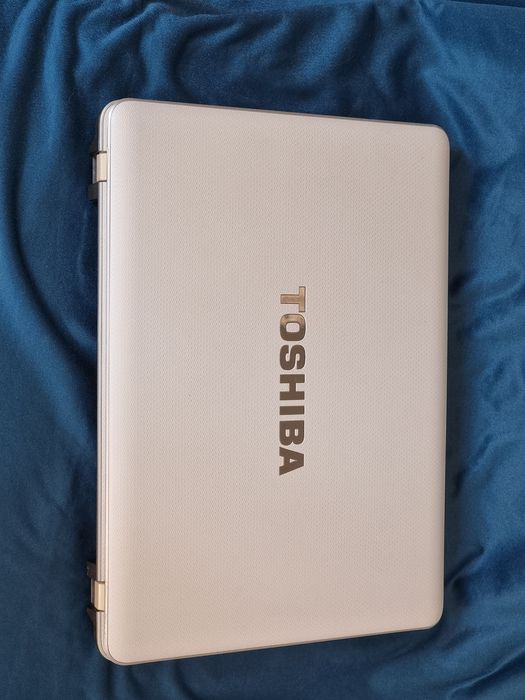 корпус от ноутбука TOSHIBA U505 возможно использование как бутофория