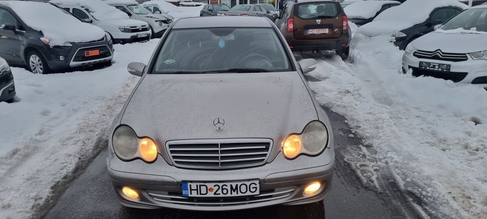Mercedes C 180 Benzina și Gaz