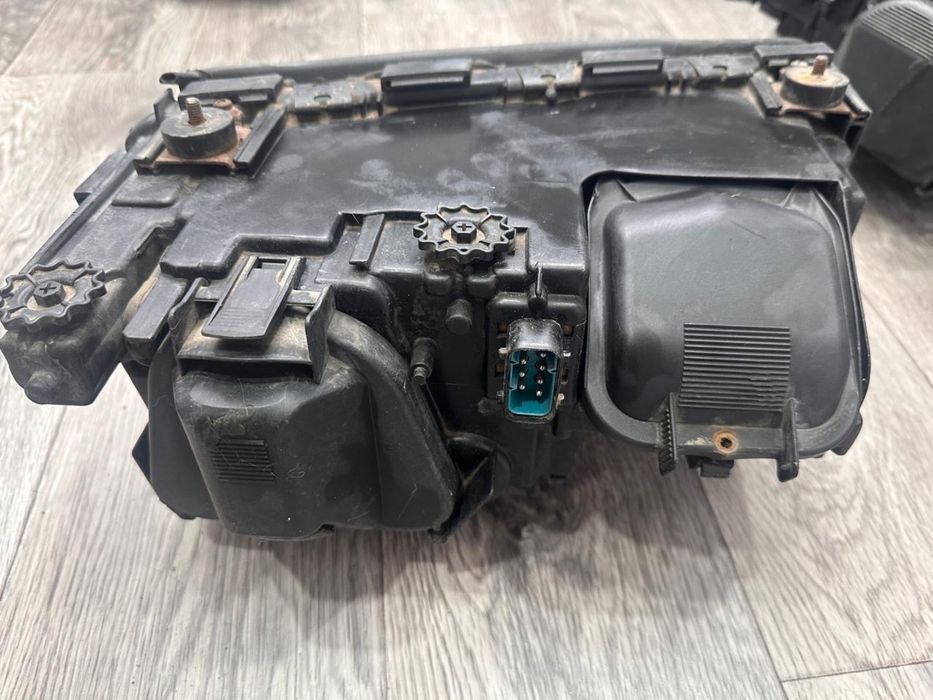 Фары BMW E38 комплет