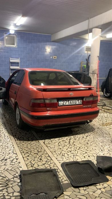 Тойота карина е