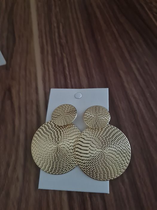 Cercei pt femei de vanzare.