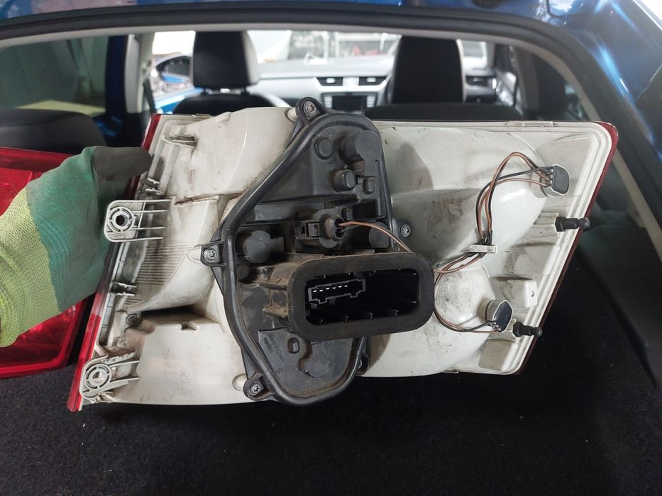 Stop stg/drp Octavia 3 berlina 2013-2017