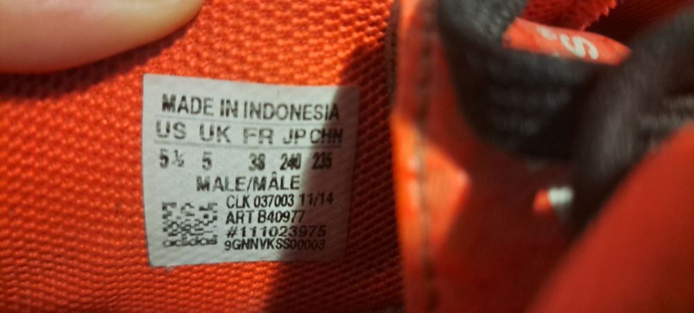 Футболни обувки adidas