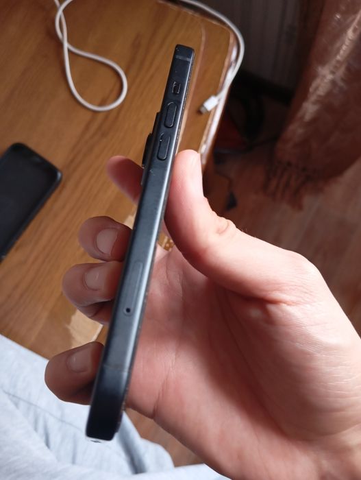 айфон 15 аккумулятор 93