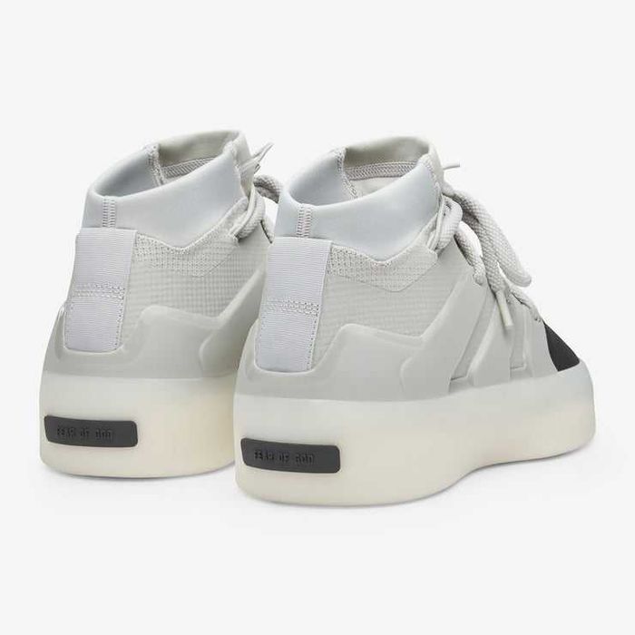 Маратонки Adidas x Fear of God Carbon
