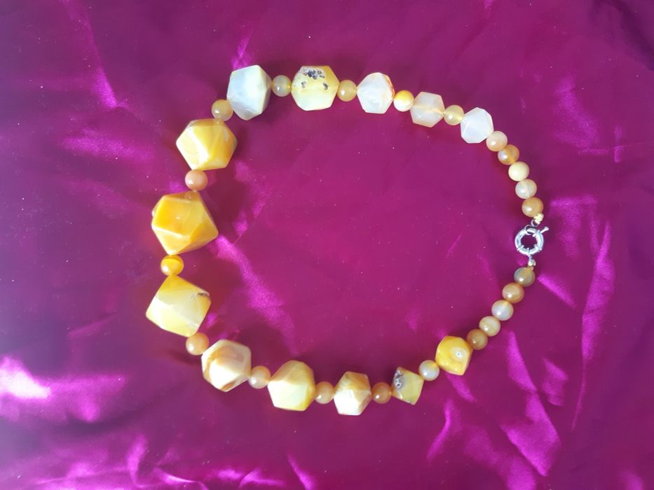 Бусы крупные ограненные