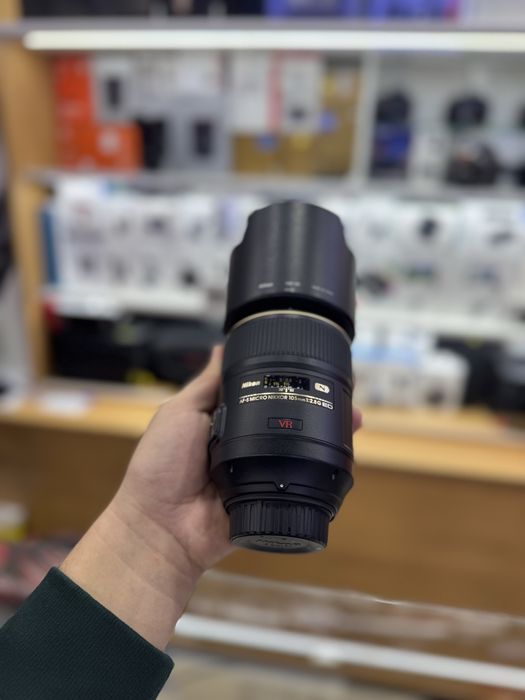 Nikon 105 mm F 2.8 micro Nikon 105 mm 2.8 macro