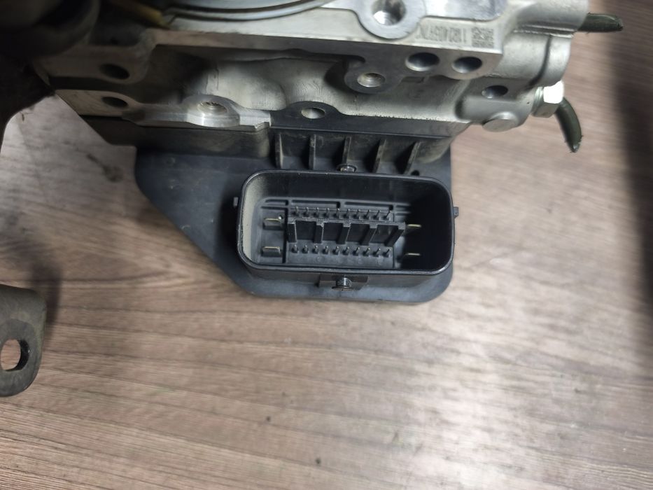 Блок  abs hilux Тойота привозной