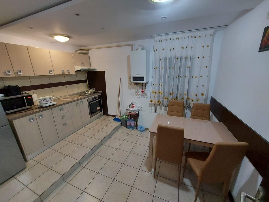 Vand apartament 3 camere
