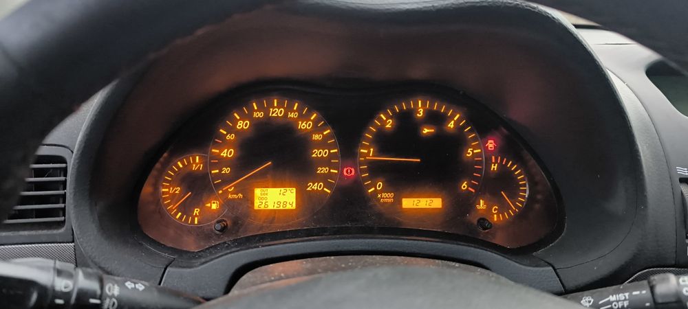 Тойота Авенсис Дикат 177к цяла или на части