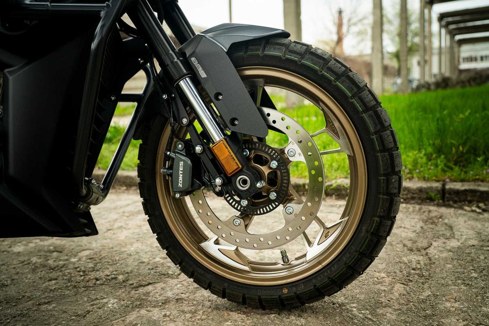 Motocicleta cu ABS Daytona Zontes G125 - scrambler, permis A1