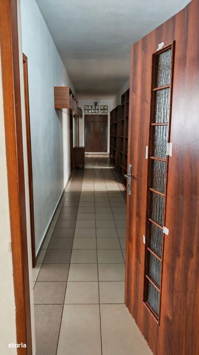 Clădire comercială 725 mp + Hală 139 mp + Anexe, Teren 905 mp