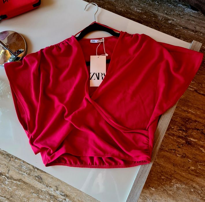 Top petrecut Zara