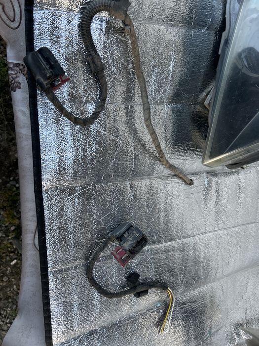 Faruri Xenon Opel Astra H cu mufe incluse .