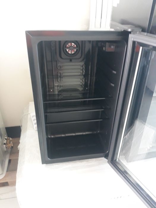 Mini holodilnik 68