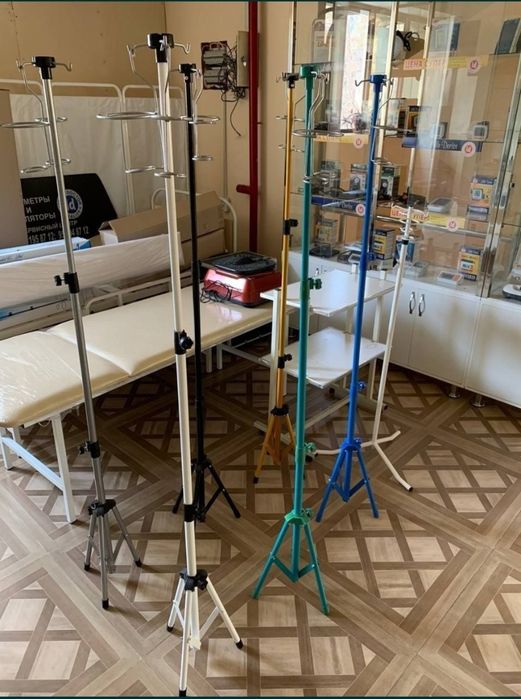 Kapilnitsa veshilka shtativ